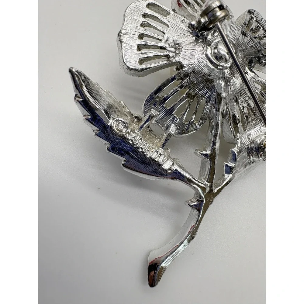 Sarah‎ Coventry Vintage Silver Tone Faux Pearl Rhinestone Flower Brooch J63